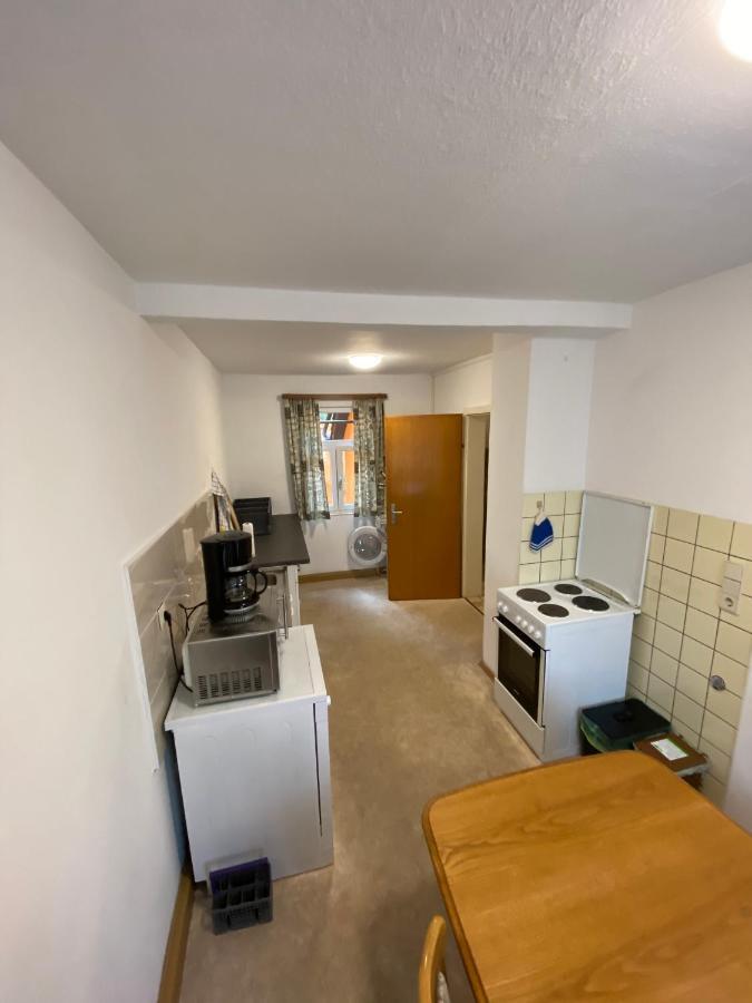 Einfaches Haus Mit Privatzimmern Und Gemeinschaftsraeumen Хейльбронн Экстерьер фото
