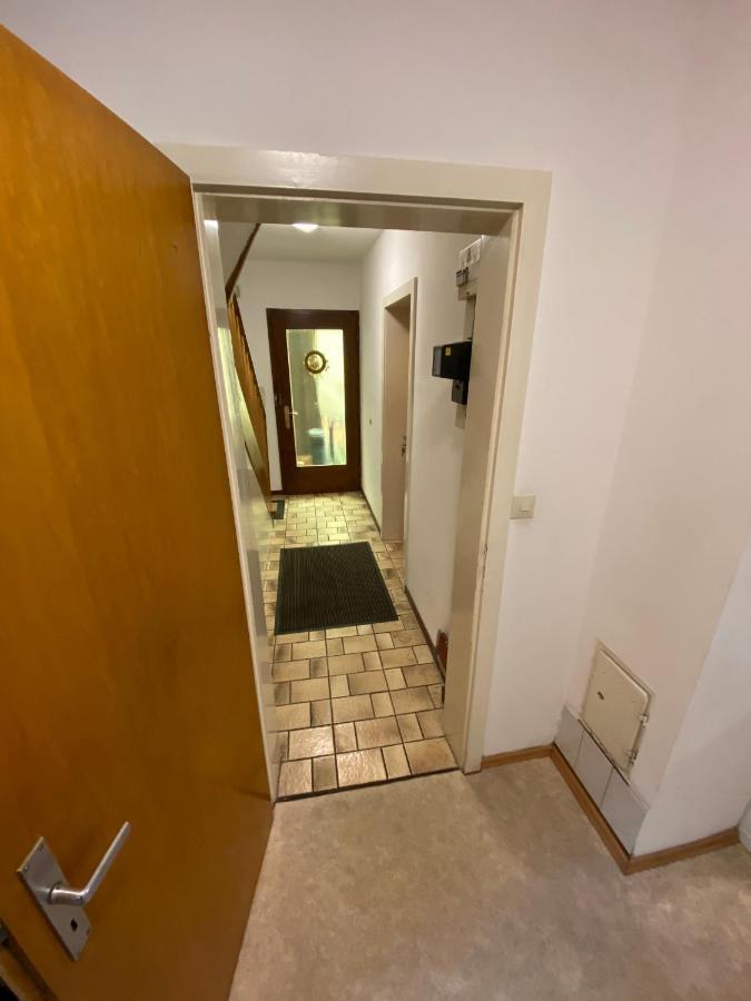 Einfaches Haus Mit Privatzimmern Und Gemeinschaftsraeumen Хейльбронн Экстерьер фото