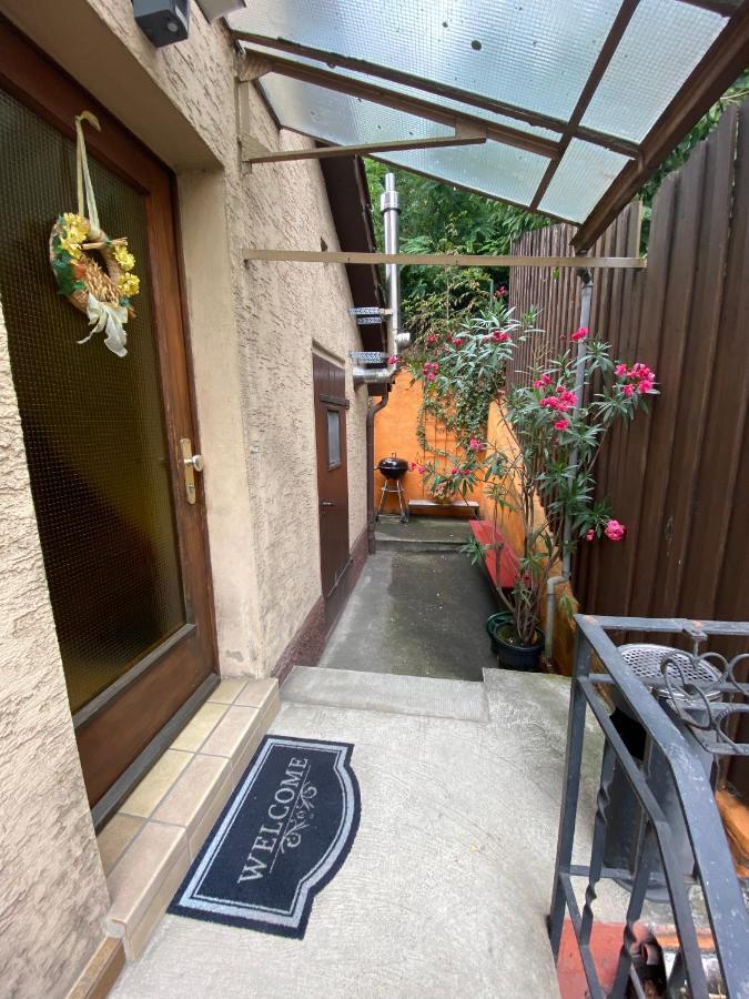 Einfaches Haus Mit Privatzimmern Und Gemeinschaftsraeumen Хейльбронн Экстерьер фото